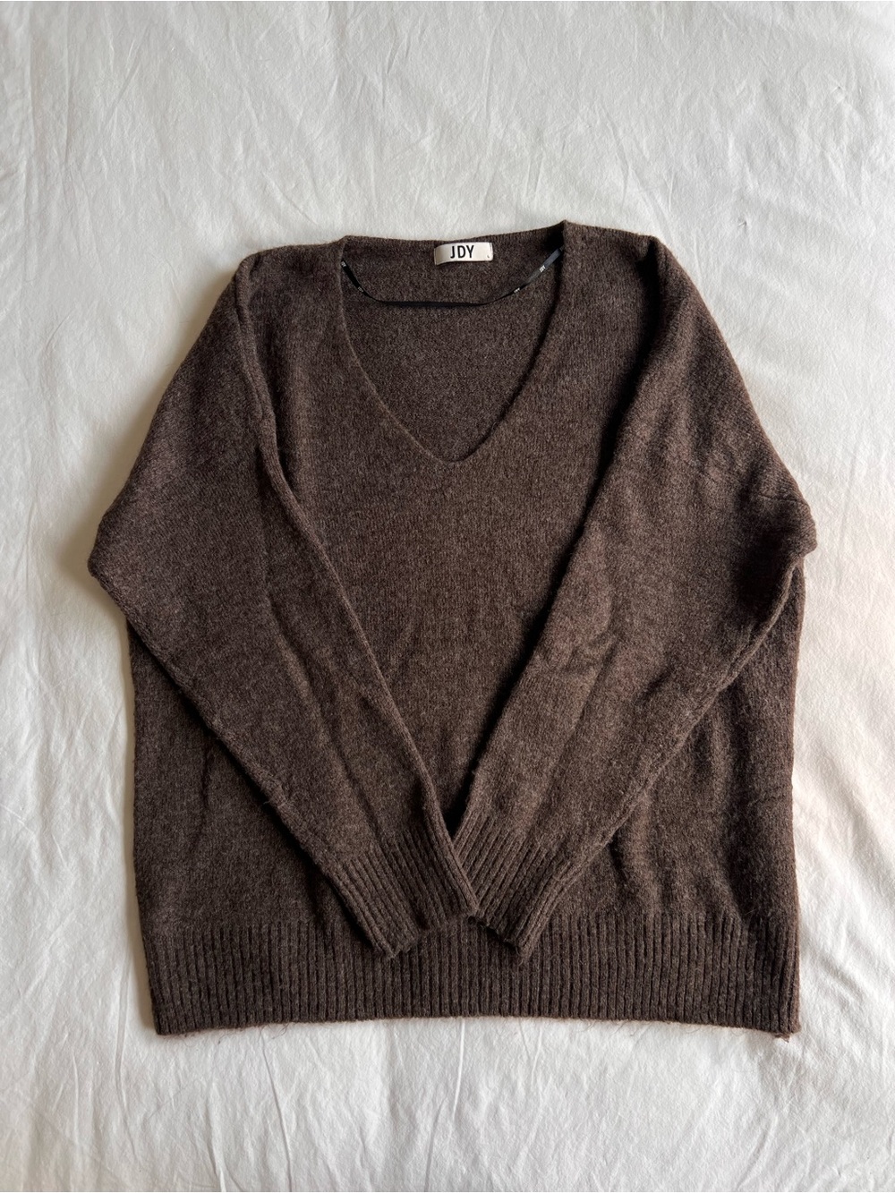 European JDY brand V neck soft sweater